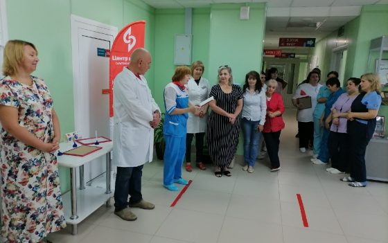В Саратовском Центре Крови поздравили сотрудников