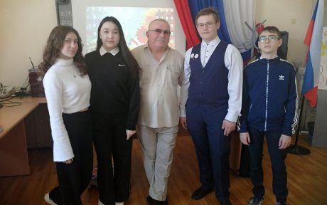 ВСТРЕЧА ВОСЬМИКЛАССНИКОВ С ПОЧЕТНЫМ ДОНОРОМ РОССИИ