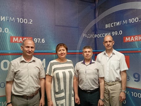 В ЭФИРЕ НА РАДИО РОССИИ С КОЛЛЕГАМИ ПОЗДРАВИЛИ СЛУШАТЕЛЕЙ СО ВСЕМИРНЫМ ДНЕМ ДОНОРА КРОВИ
