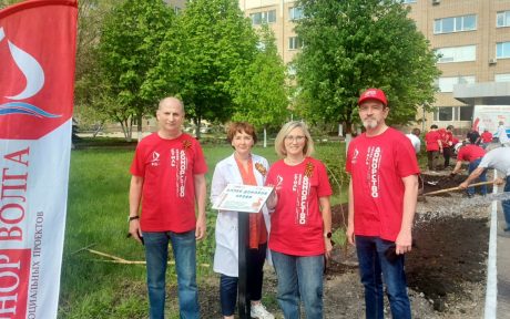 В САРАТОВЕ ПОЯВИЛАСЬ АЛЛЕЯ ДОНОРОВ КРОВИ