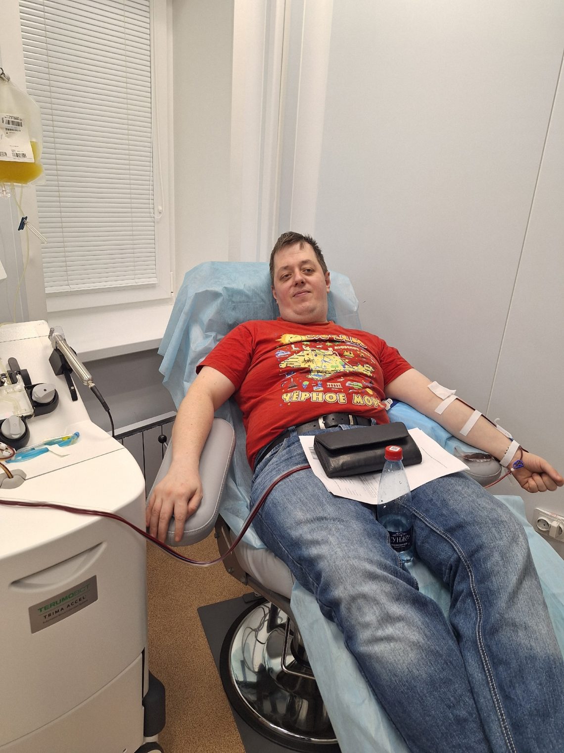 Почетный донор и наставник Алексей Храбров регулярно сдает компоненты крови