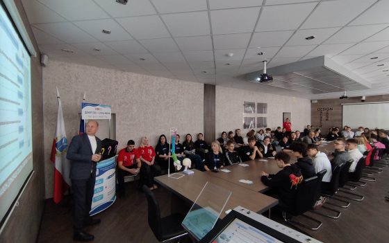 В ФОКУСЕ ВНИМАНИЯ — ДОНОРСТВО: с темой донорства крови и костного мозга ознакомились 90 студентов