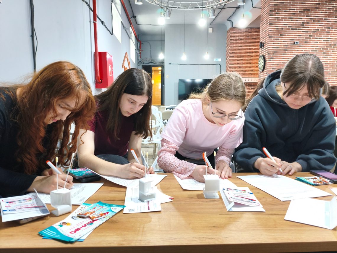 13 студентов #ВолгГМУ сделали первый шаг в донорстве костного мозга и вступили в #ФРДКМ