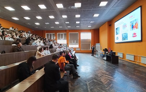 В фокусе внимания — донорство: студенты Астраханского ГМУ узнали о донорстве костного мозга и вступили в#ФРДКМ